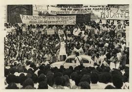Greve dos médicos residentes (Rio de Janeiro-RJ, 23 e 24 set. [1979?]). / Crédito: Autoria desconhecida/Agência JB.
