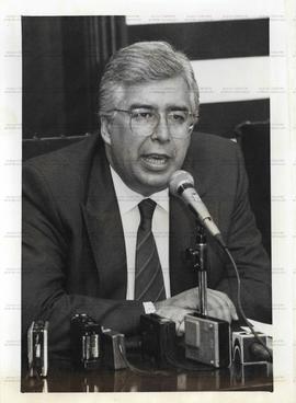 Retrato de Luiz Antônio Fleury Filho, governador de São Paulo, em entrevista coletiva à imprensa ([São Paulo-SP?], 19 mai. 1992). / Crédito: Pisco Del Gaiso/Agência Folhas.