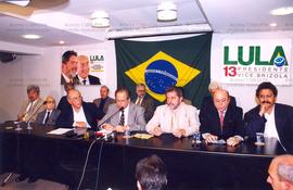 Reunião do Conselho Político da candidatura “Lula Presidente” (PT) nas eleições de 1998 (São Paulo-SP, 1998). / Crédito: Jorge Matias