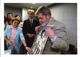 Comemoração do aniversário do presidente Lula com equipe do Instituto Cidadania, na escritório da...