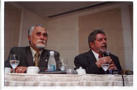 Atividade das canadidaturas “Lula Presidente” e “Genoino Governador” (PT) nas eleições de 2002 ([...
