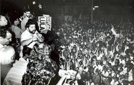 Comício e caminhada da candidatura “Lula Presidente” (PT) nas eleições de 1989 (Salvador-BA, 10 ago. 1989). / Crédito: Manoel Porto
