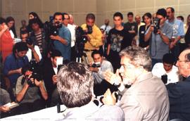 Atividade promovida pela candidatura &quot;Lula Presidente&quot; (PT) nas eleições de 2002 (Foz do Iguaçu-PR, 2002) / Crédito: Autoria desconhecida