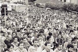 Ato sindical pela jornada de 40 horas, promovido pela CUT (São Bernardo do Campo-SP, abr. 1982). Crédito: Vera Jursys