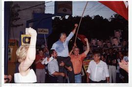 Caminhada da candidatura &quot;Genoino Governador&quot; (PT) nas eleições de 2002 ([Ribeirão Preto-SP], 2002) / Crédito: Cesar Hideiti Ogata