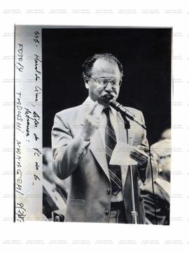 Retrato do Deputado Federal Haroldo Lima (PCdoB) em evento não identificado ([Brasília-DF?], 9 fev. 1987). / Crédito: Tasashi Nakagomi/Agência Folhas.