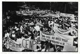 Manifestação dos professores da Rede Estadual em greve (São Paulo-SP, jun. 1987). / Crédito: Fátima Cristina Cardoso.
