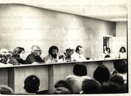 Conferência na PUC-SP com participação de escritores e intelectuais (São Paulo-SP, mar. 1978). / ...