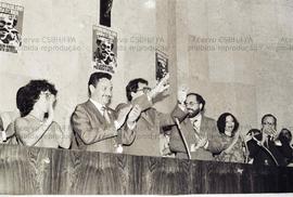 Ato de solidariedade à Revolução Sandinista, com presença de Daniel Ortega, líder da FSLN (Nicarágua), na Câmara Municipal de São Paulo (São Paulo-SP, 21 mar. 1985). Crédito: Vera Jursys
