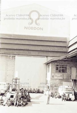 Greve dos metalúrgicos da Nordon (Santo André-SP, 1985). Crédito: Vera Jursys