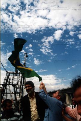 Visita da candidatura “Lula Presidente” (PT) ao Entreposto de Pesca para o Rio de Janeiro nas ele...