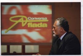 Entrevista concedida por Genoino (PT) ao programa de televisão Conversa Afiada, nas eleições de 2002 ([São Paulo-SP], 2002) / Crédito: Autoria desconhecida