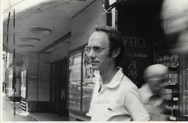 Retrato do jornalista Flávio Tavares ([São Paulo-SP?], 24 jan. 1978). / Crédito: Autoria desconhe...