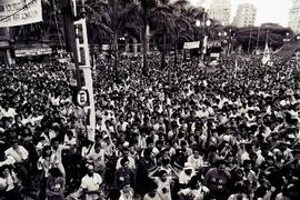 Comício de encerramento da campanha “Suplicy prefeito” (PT), realizado na Praça da Sé nas eleiçõe...