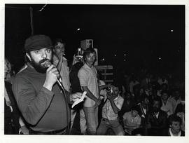 Comício da campanha Lula governador no bairro da Saúde nas eleições de 1982 (São Paulo-SP, 17 jul. 1982). / Crédito: Ennio Brauns Filho.