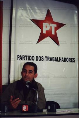 Atividade da campanha Lula presidente nas eleições de 2002 (São Paulo, 2002). / Crédito: Autoria desconhecida