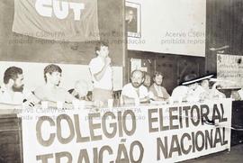 Evento não identificado [Ato contra o Colégio Eleitoral, realizado na Faculdade de Direito da USP?] (São Paulo-SP, data desconhecida). Crédito: Vera Jursys