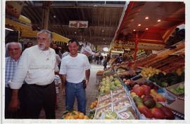Visita de José Genoino (PT) ao Mercado Municipal de São Paulo nas eleições de 2002 (São Paulo-SP,...