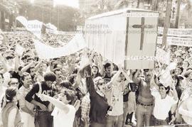 Ato do 1º de Maio, Dia do Trabalhador, na Praça da Sé (São Paulo-SP, 01 mai. 1987). Crédito: Vera...
