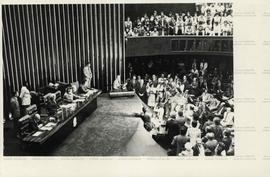 Anúncio do general Euler Bentes sobre sua decisão de manter-se candidato à Presidência (Brasília-DF, 14 out. 1978). / Crédito: Nelson Penteado.