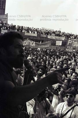 Ato de 1º de Maio, Dia do Trabalhador (São Bernardo do Campo-SP, 01 mai. 1982). Crédito: Vera Jursys