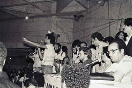 Assembleia dos servidores púbicos no Sindicato dos Metalúrgicos de São Paulo (São Paulo-SP, [1982?]). Crédito: Vera Jursys