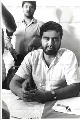 José Giácomo Baccarin, prefeito de Jaboticabal - Encontro de prefeitos do PT (Local desconhecido, 1988). / Crédito: Anselmo Picardi.
