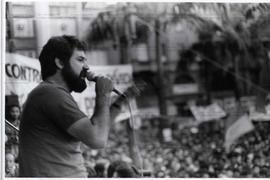 Jorge Coelho discursa em evento não identificado, realizado na praça da Sé (São Paulo-SP, data desconhecida). / Crédito: Cibele Aragão.