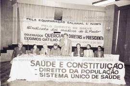 Cerimônia de posse da diretoria do Sindicato dos Médicos de São Paulo ([São Paulo-SP?], fev. 1987). Crédito: Vera Jursys