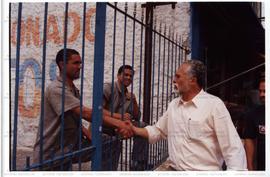 Atividade de rua da candidatura &quot;Genoino Governador&quot; (PT) nas eleições de 2002 ([São Paulo-SP], 2002) / Crédito: Autoria desconhecida