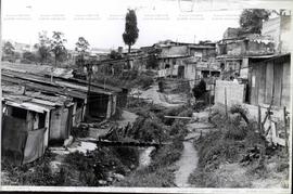 Favela de Vila Nogueira, antes da urbanização (Diadema-SP, data desconhecida). / Crédito: João Pe...