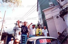 Carreata da candidatura “Lula Presidente” (PT) em região de favela nas eleições de 1994 (Rio de J...