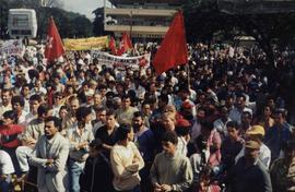 Comício de candidaturas do PT nas eleições de 1992 (Local desconhecido, 1992). / Crédito: Tania Tarit