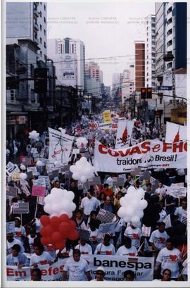 Manifestação dos bancários contra a privatização do Banespa (São Paulo-SP, [20 nov. 2000]). / Crédito: Autoria desconhecida