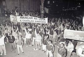 Ato dos servidores da Sabesp, na Praça Ramos (São Paulo-SP, 27 set. 1990). Crédito: Vera Jursys
