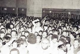 Assembleia do Sindicato dos Metalúrgicos de São Paulo (São Paulo-SP, 1982). Crédito: Vera Jursys