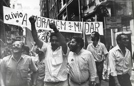 Caminhada promovida pela candidatura Olívio DutraPrefeito (PT) nas eleições de 1988 (Porto Alegre-RS, 1988). / Crédito: Karing Emerich
