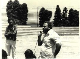 Assembleia dos Taxeiros da USP (São Paulo-SP, 5 jan. 1980). / Crédito: Luiz Carlos de Souza
