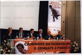 Seminário “Caminhos do desenvolvimento e Combate a Pobreza”, realizado na Faculdade Travisan (São Paulo-SP, 1999). / Crédito: Roberto Parizotti