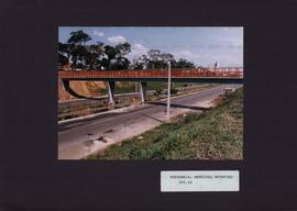 Construção da Passarela sobre a Marginal Botafogo pela Prefeitura de Goiânia (GO) na gestão do PT (Goiânia-GO, out. 1995). / Crédito: Autoria desconhecida
