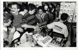 Vicentinho faz compras no supermercado Pão de Açúcar - [Pesquisa de preços dos produtos que compõ...