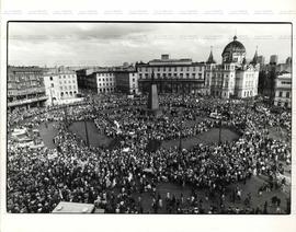 Passeata da fome pelo centro da cidade (Varsóvia-Polônia, 30 jul. 1981). / Crédito: Josef Czarnec...