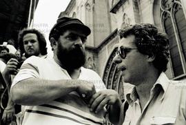 Comício com candidaturas do PT realizado na Praça da Sé nas eleições de 1986 (São Paulo-SP, 1986). Crédito: Vera Jursys