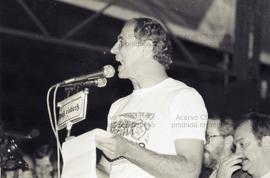 Comício de lançamento da candidatura “Suplicy governador” (PT) nas eleições de 1986 (São Paulo-SP, 1986). Crédito: Vera Jursys