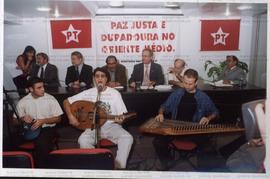 Ato pela paz no Oriente Médio realizado na sede do PT Nacional (São Paulo-SP, 29 abr. 2002). / Crédito: Roberto Parizotti