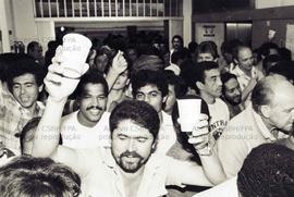 Festa de posse do Sindicato dos Trabalhadores em Indústrias de Cerveja e Bebidas em Geral de São Paulo (São Paulo-SP, 08 nov. 1986). Crédito: Vera Jursys