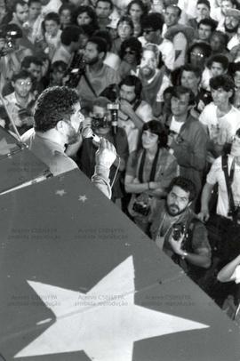 Comício da candidatura “Lula Presidente” (PT) nas eleições de 1989 (São Paulo-SP, 29 out. 1989). ...