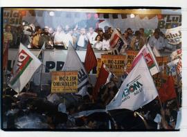 Comício da campanha Lula presidente no aeroporto Dois de Julho nas eleições de 1994 (Salvador, 7 ago. 1994). / Crédito: Jorge Araújo/Folha Imagem.