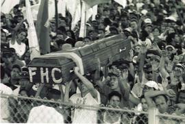 Ato do 1º de Maio, Dia do Trabalhador, na Vila Euclides (São Bernardo do Campo-SP, 01 mai. 2000). Crédito: Vera Jursys