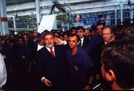 Visita da candidatura &quot;Lula Presidente&quot; (PT) à fábrica da Volkswagen na eleições de 200...